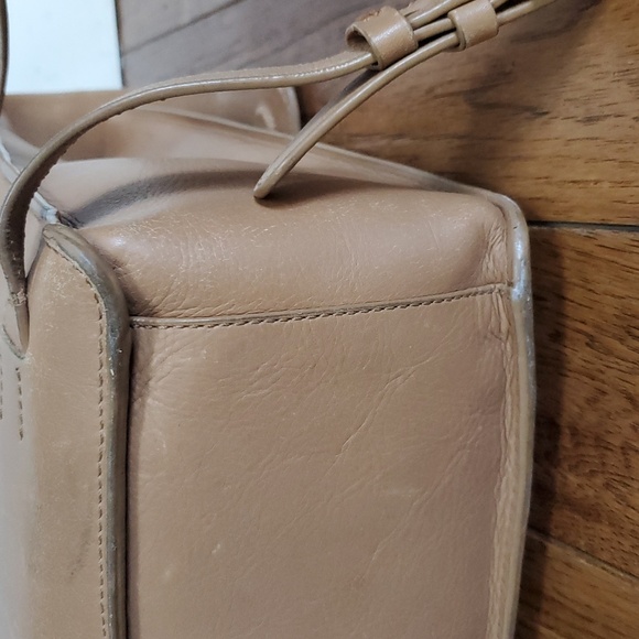 Gathre Pebbled Leather Diaper Backpack With Top Handle - Picture 10 of 15